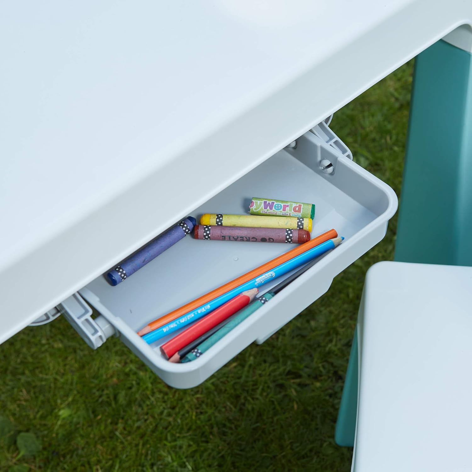 Adjustable Kids Table and Two Chairs, detail view